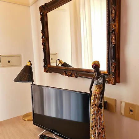 Laura تْشيزيناتيكو