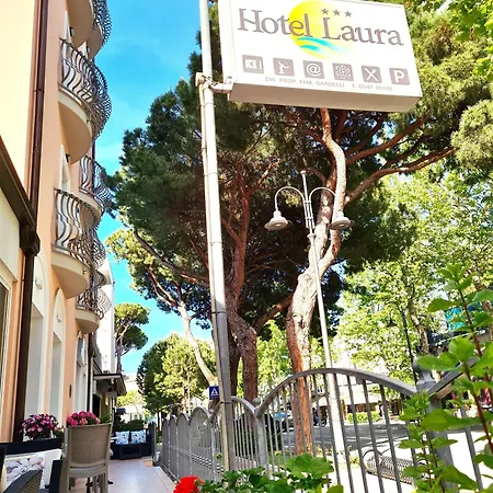 Laura 3* 切塞纳蒂科