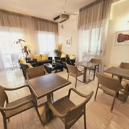 Laura Hotel Cesenatico